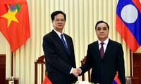 Việt Nam và Lào ký ghi nhớ về Chiến lược hợp tác trong lĩnh vực giao thông vận tải