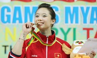 Dương Thúy Vi giành huy chương bạc tại giải vô địch Wushu thế giới 2015