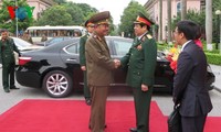 Bộ trưởng Bộ Quốc phòng Việt Nam hội đàm với Bộ trưởng Bộ các Lực lượng vũ trang nhân dân Triều Tiên