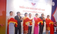 Khai mạc Triển lãm báo chí Việt Nam 2016  tại Lào