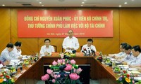 Thủ tướng Nguyễn Xuân Phúc làm việc với Bộ Tài chính