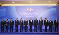 Thủ tướng Nguyễn Xuân Phúc có các cuộc gặp song phương với Thủ tướng Singapor, Malaysia và Thái Lan
