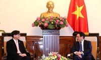 Phó Thủ tướng, Bộ trưởng Ngoại giao Phạm Bình Minh tiếp Đại sứ Thái Lan và Philipines