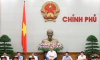 Thủ tướng  Nguyễn Xuân Phúc chủ trì họp trực tuyến với các địa phương về tình hình kinh tế-xã hội