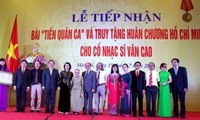 Lễ tiếp nhận bài “Tiến quân ca” và trao tặng Huân chương Hồ Chí Minh cho cố nhạc sĩ Văn Cao 