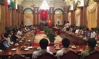 Phó Chủ Tịch nước Đặng Thị Ngọc Thịnh tiếp đoàn đại biểu người có uy tín tỉnh Kon Tum 