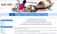 Thông tin dạy tiếng Việt trực tuyến cho NVNONN; thi viết TN, SV bảo vệ chủ quyền biển đảo 
