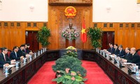 Thủ tướng Nguyễn Xuân Phúc tiếp Bộ trưởng Kế hoạch và Đầu tư Lào