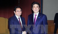 Thủ tướng Shinzo Abe gặp Trưởng Ban Tổ chức TW, Chủ tịch Nhóm Nghị sỹ hữu nghị Việt Nam-Nhật Bản 