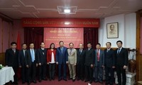 Bộ trưởng Bộ Công an Tô Lâm thăm Đại sứ quán Việt Nam tại Belarus