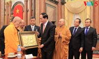 Đoàn đại biểu Việt kiều và Phật giáo chào Chủ tịch nước và thăm một số cơ quan tại Hà Nội