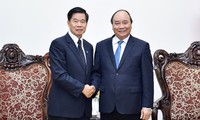 Thủ tướng Nguyễn Xuân Phúc tiếp Đô trưởng Vientiane và Chủ tịch Tập đoàn Capita Land