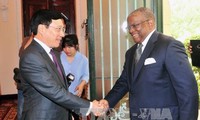 Việt Nam coi trọng củng cố và phát triển quan hệ với Angola