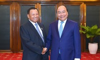 Thủ tướng Nguyễn Xuân Phúc hội kiến Chủ tịch Thượng viện và Chủ tịch Quốc hội Campuchia