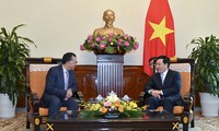 Phó Thủ tướng, Bộ trưởng Ngoại giao Phạm Bình Minh tiếp Đại sứ Vương quốc Maroc