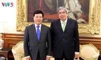 Phó Thủ tướng, Bộ trưởng Ngoại giao Phạm Bình Minh hội kiến Chủ tịch Quốc hội Bồ Đào Nha