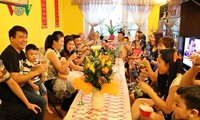 Gia đình với văn hóa Việt ở nước ngoài