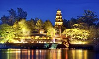 Ý kiến bạn nghe đài về chủ đề kỷ niệm 50 năm ASEAN; thông tin về chùa Thiên Mụ ở Huế