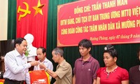 Chủ tịch Ủy ban Trung ương MTTQ thăm đồng bào bị ảnh hưởng do mưa lũ tại tỉnh Điện Biên