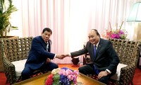  Hội nghị Cấp cao ASEAN 31: Thủ tướng Nguyễn Xuân Phúc gặp Thủ tướng Nga và Tổng thống Philippines