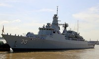 Tàu Hải quân Hoàng gia Malaysia thăm Thành phố Hồ Chí Minh 	