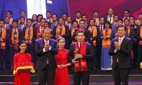 Trao Giải thưởng Sao đỏ - Doanh nhân trẻ Việt Nam tiêu biểu năm 2017 