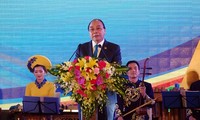 Hội nghị GMS6 - CLV10: Thủ tướng Nguyễn Xuân Phúc và Phu nhân chủ trì tiệc chiêu đãi GMS6 - CLV10 