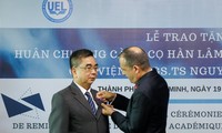 Trao tặng Huân chương Cành cọ Hàn lâm của Pháp cho Phó Giáo sư, Tiến sĩ Nguyễn Ngọc Điện