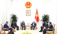 Thủ tướng Nguyễn Xuân Phúc tiếp cựu Phó Tổng thống Hoa Kỳ Al Gore