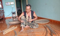 Quyền uy già làng người Ba na, Tây Nguyên