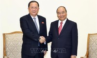 Thủ tướng Chính phủ Nguyễn Xuân Phúc tiếp Bộ trưởng Ngoại giao CHDCND Triều Tiên Ri Yong Ho