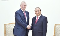 Thủ tướng Nguyễn Xuân Phúc tiếp Hoàng tử Anh