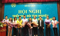 300 sinh viên tình nguyện hỗ trợ du lịch Thăng Long – Hà Nội
