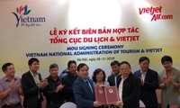 Ký kết Biên bản hợp tác xúc tiến, quảng bá du lịch giữa Tổng cục Du lịch và Vietjet Air