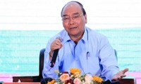 Thủ tướng Nguyễn Xuân Phúc đối thoại với nông dân 