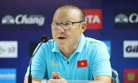 Huấn luyện viên Park Hang Seo chúc tết cổ động viên Việt Nam