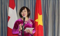 Việt Nam đẩy mạnh hợp tác kinh tế và thương mại với Thụy Sỹ