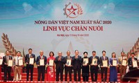 Tôn vinh và trao danh hiệu 63 nông dân Việt Nam xuất sắc 2020