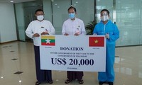 Việt Nam trao hàng vật tư y tế hỗ trợ cho Myanmar