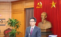 Lễ tiếp nhận bản thảo Bộ Lịch sử Việt Nam
