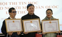 Trao giải thưởng Hội thi Tin học dành cho người mù toàn quốc 