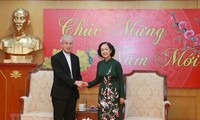 Trưởng ban Dân vận Trung ương Trương Thị Mai thông báo kết quả Đại hội Đảng Cộng sản Việt Nam lần thứ XIII 