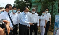 Chủ tịch nước Nguyễn Xuân Phúc kiểm tra công tác phòng chống dịch COVID-19 tại Đà Nẵng