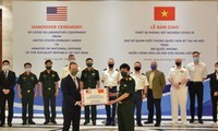 Đại sứ quán Hoa Kỳ tặng Bộ Quốc phòng Việt Nam thiết bị phòng xét nghiệm COVID-19