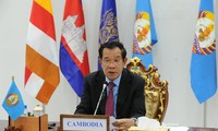 Campuchia tặng Việt Nam vật tư y tế và tiền mặt giúp chống dịch COVID-19