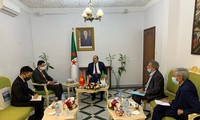 Đại sứ Việt Nam tại Algeria chào xã giao  Tổng Thư ký đảng Mặt trận Giải phóng Dân tộc Algeria