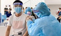 Việt Nam phấn đấu hoàn thành tiêm phủ mũi 3 vaccine COVID-19 vào cuối quý I/2022 