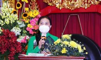 Thành phố Hồ Chí Minh: Tặng quà đồng bào Khmer nhân dịp Tết cổ truyền Chôl Chhnăm Thmây
