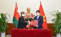Việt Nam và Oman ký kết Hiệp định miễn thị thực cho người mang hộ chiếu ngoại giao,hộ chiếu đặc biệt và hộ chiếu công vụ
