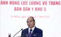 Chủ tịch nước Nguyễn Xuân Phúc trao tặng danh hiệu Anh hùng Lực lượng vũ trang nhân dân cho Ban Dân y Khu 5